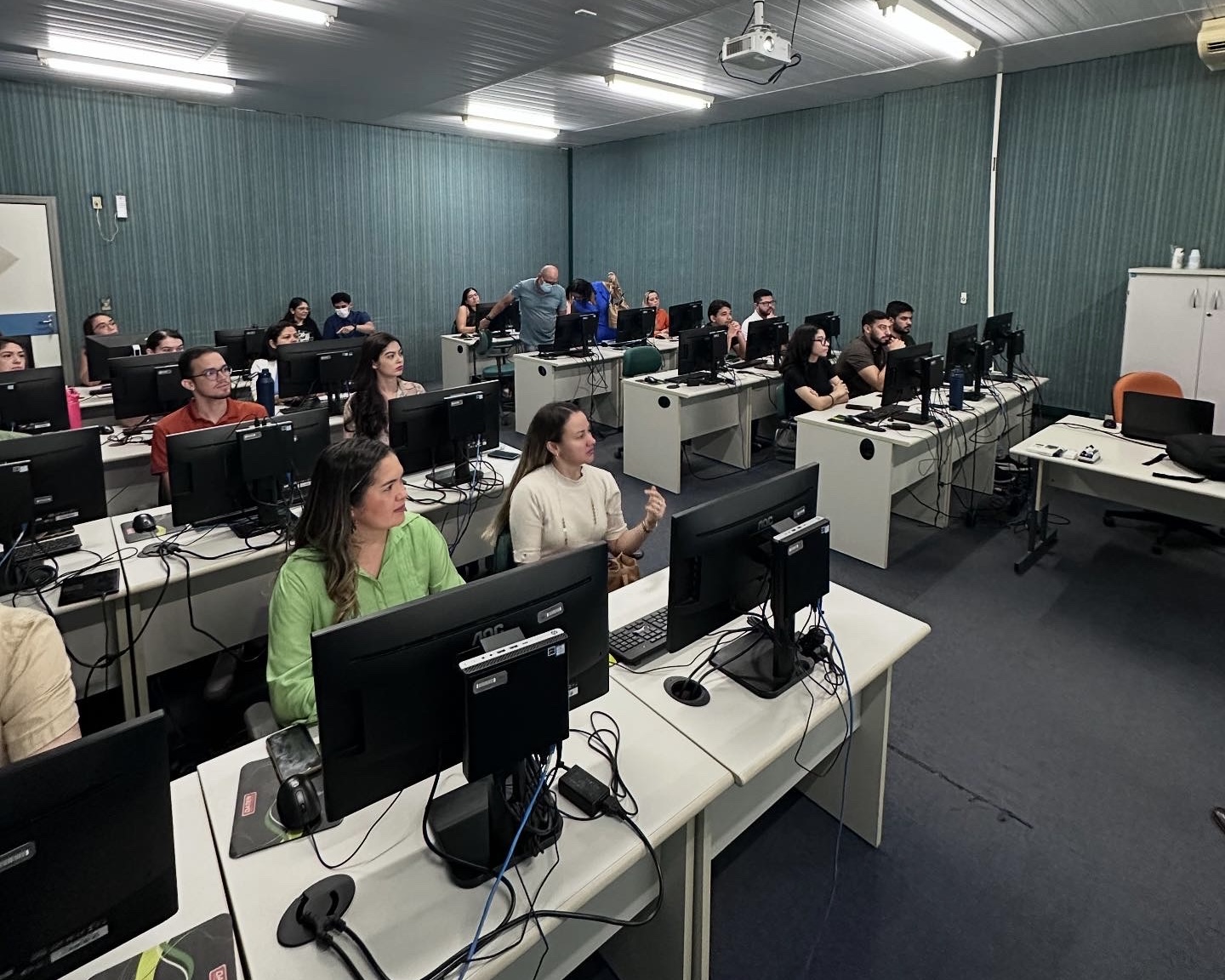 Servidores da Cendfol em curso de capacitação