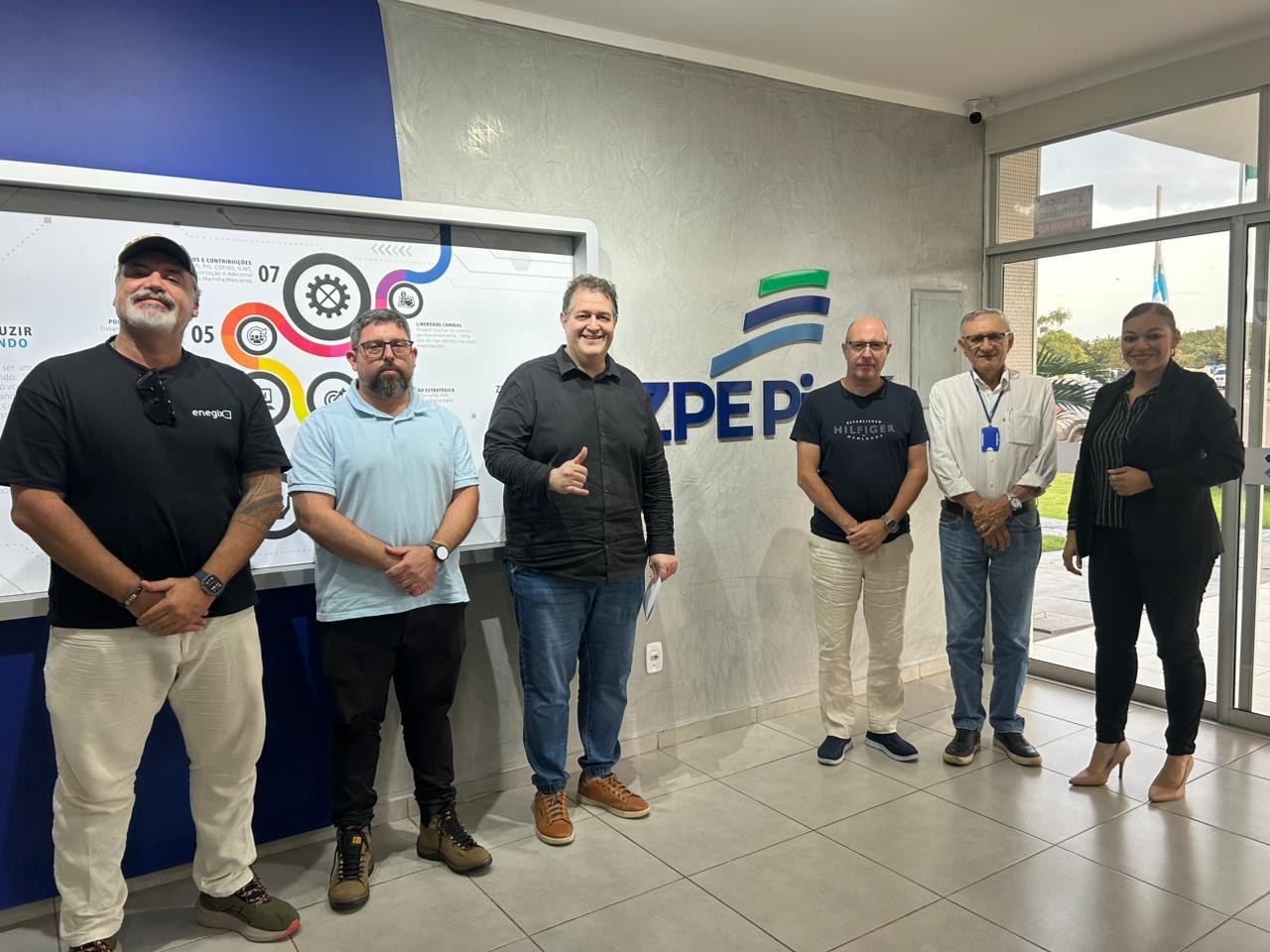 Representantes da Câmara Europeia discutindo investimentos