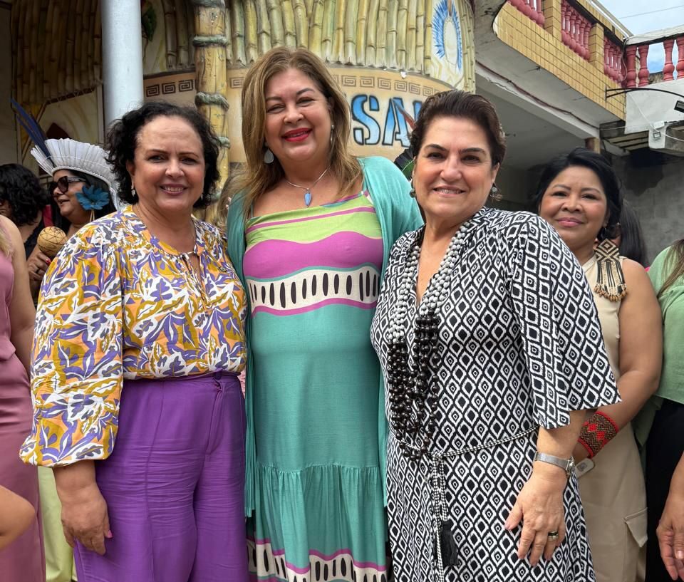 Representantes das mulheres indígenas