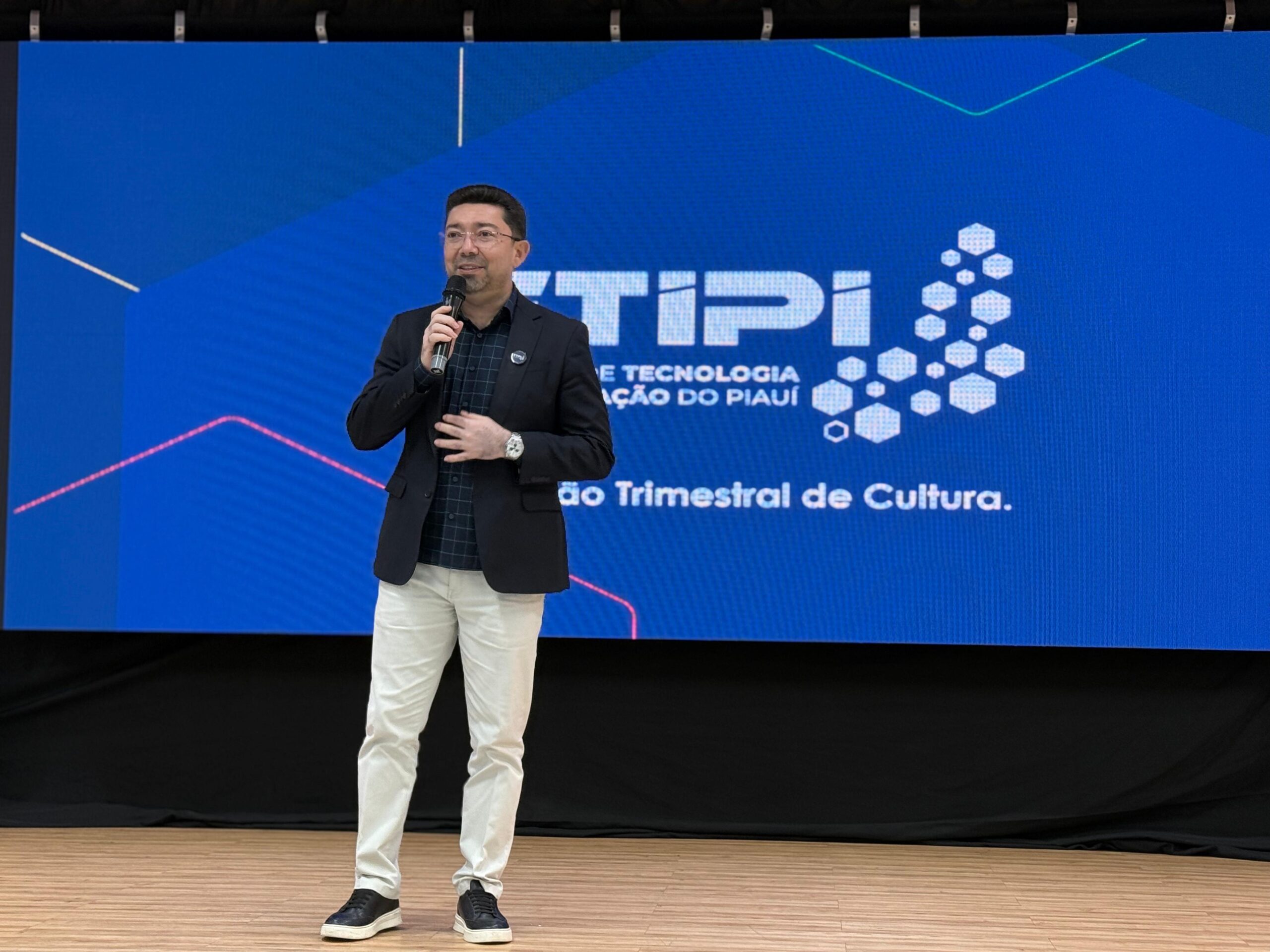 Colaboradores da Etipi
