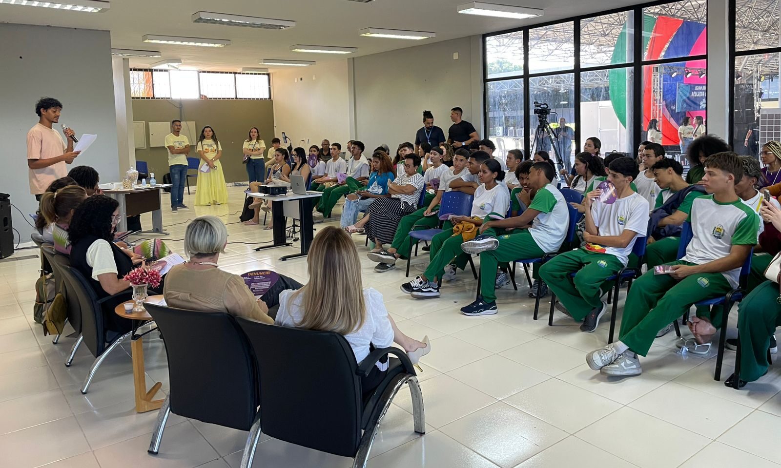 Mesa de debate no UFPI
