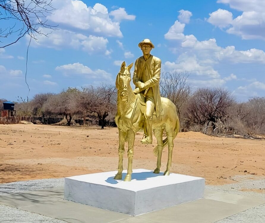 Secult inaugura Monumento do Vaqueiro Zé Grande no município de Dom Inocêncio neste sábado (28)