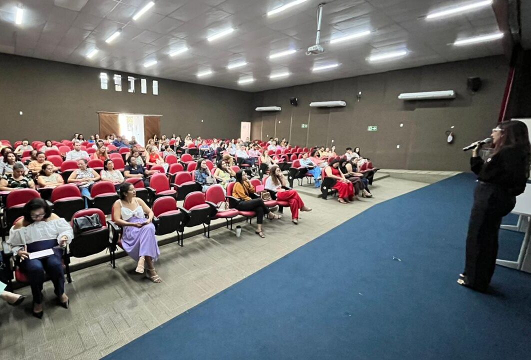 Profissionais da saúde participam de capacitação sobre aplicação de vacina contra bronquiolite em maternidades do Piauí