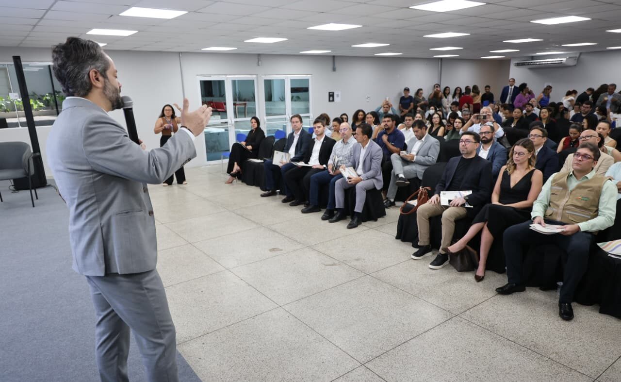 Governo do Piauí reúne assessores e gestores para repassar orientações sobre comunicação pública e condutas em ano eleitoral