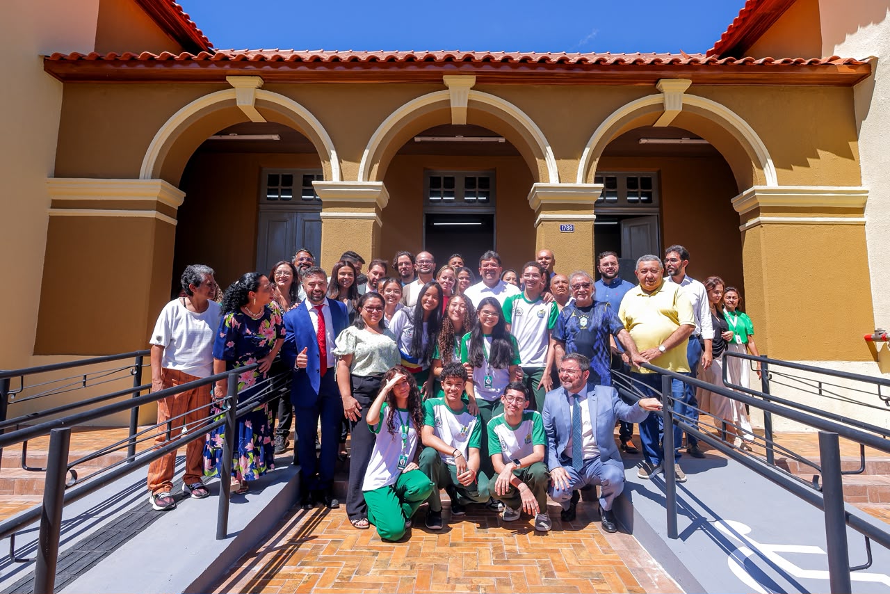 Rafael Fonteles inaugura Biblioteca Cromwell de Carvalho e anuncia novos Centros Educacionais Unificados no Piauí