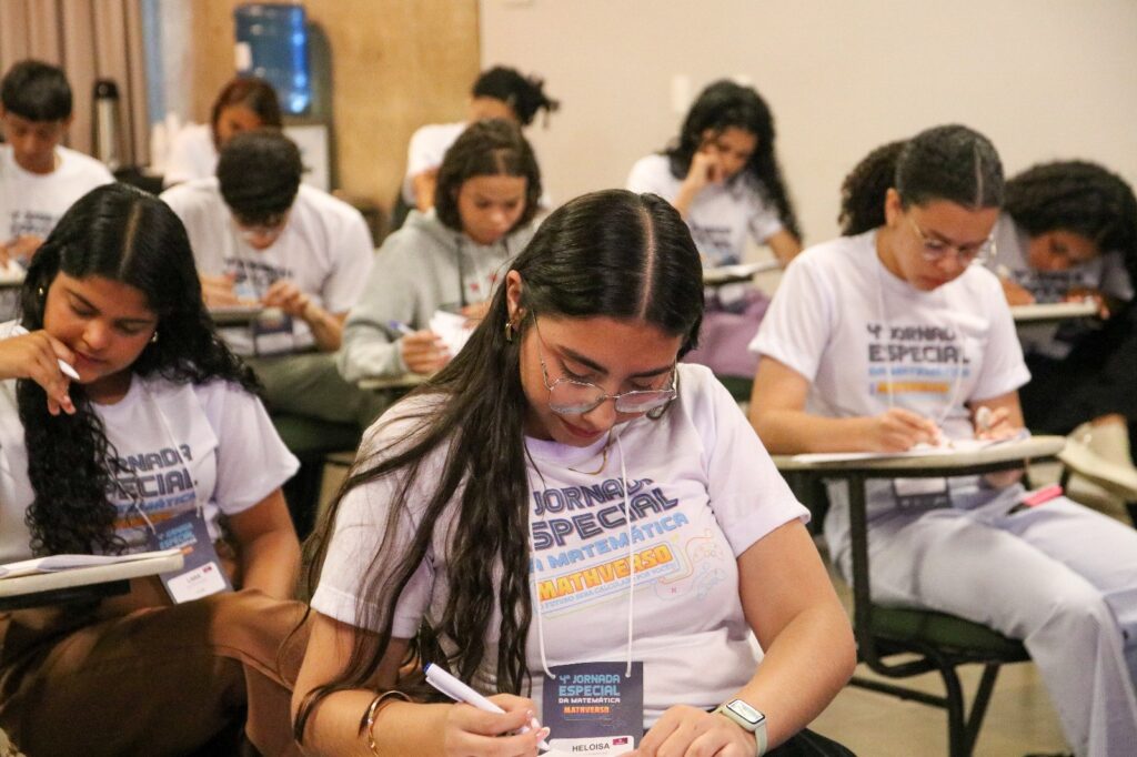 Jornada Especial da Matemática capacita alunos da rede estadual em Teresina