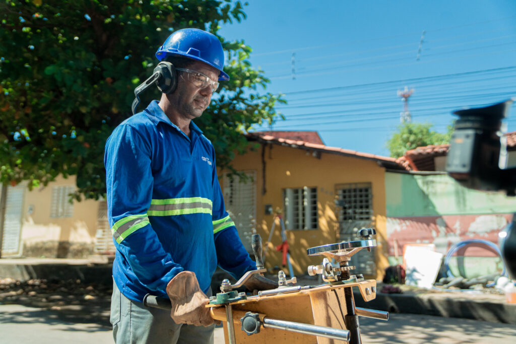 Obras de esgotamento sanitário avançam em cinco bairros de Teresina